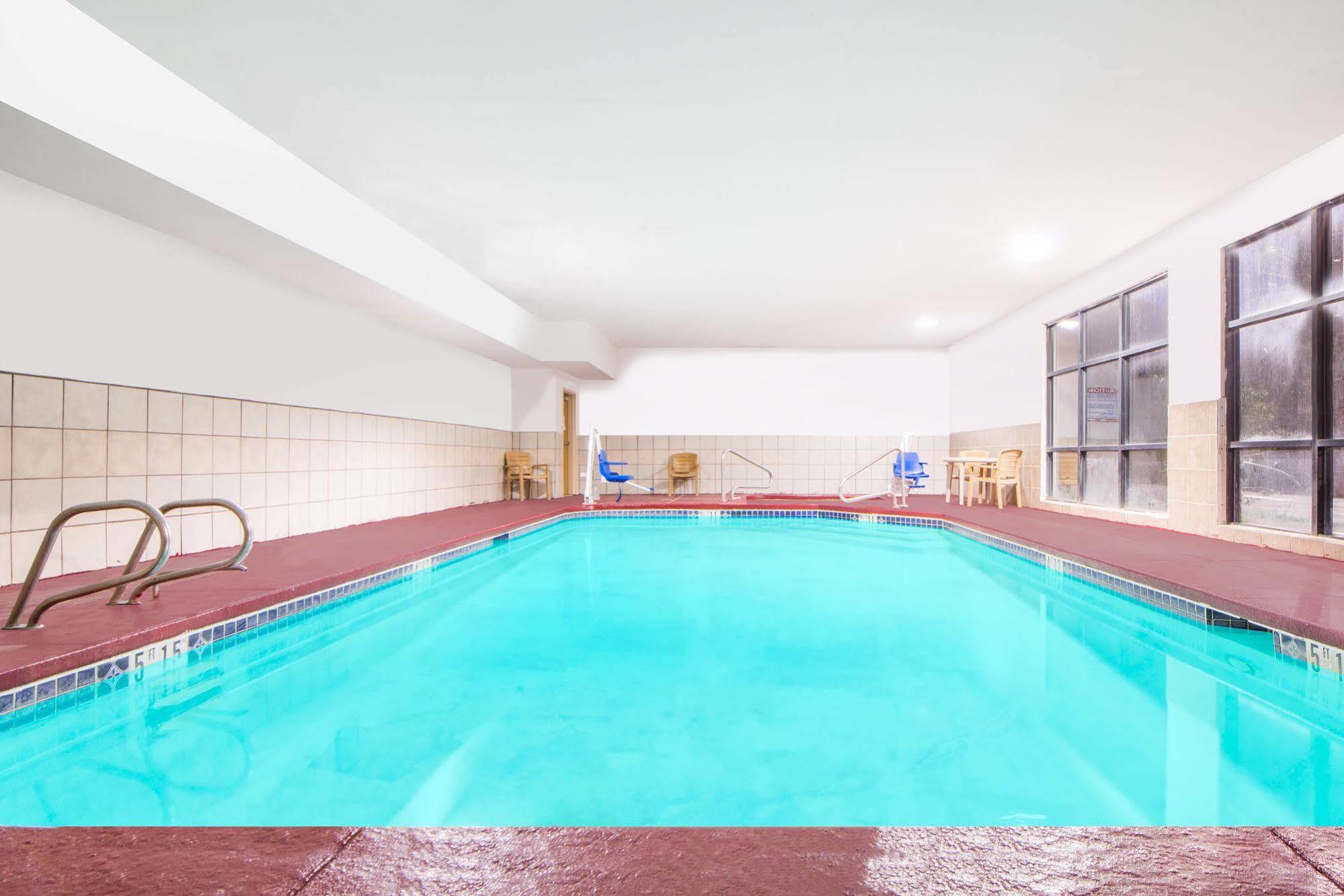 Hampton Inn&suites Hotel 3*