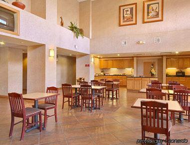 Hampton & Hotel 3*